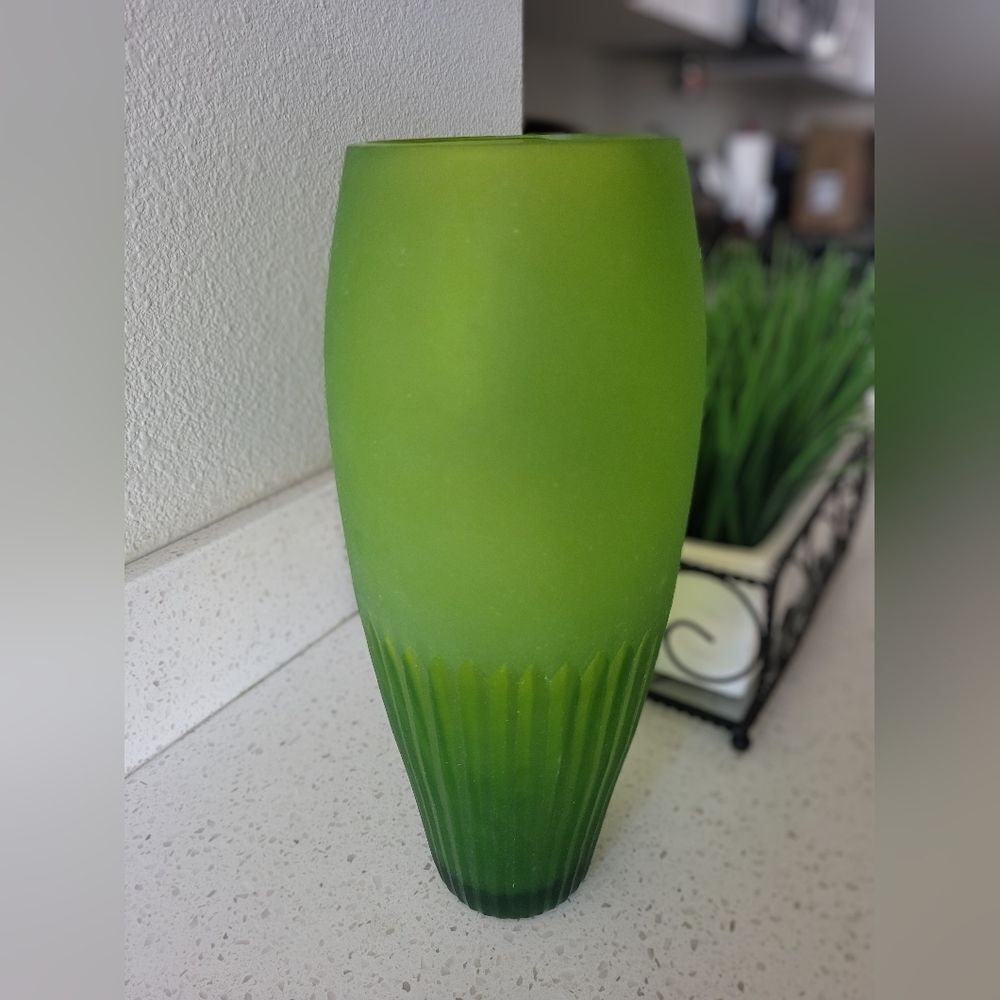 Mid-Century Frosted Chartreuse Glass Vase – Sklo Union Style, Heavy - Picture 2 of 4